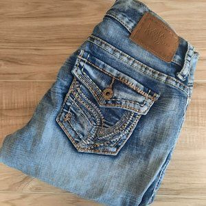 Ariya 3/4 Skinny Women's Juniors Light Wash Destressed Blue Jeans Legging